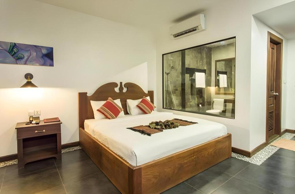 Yeak Loam Hotel Banlung Exterior photo